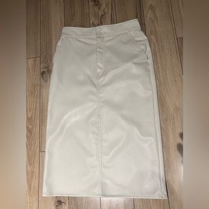 H&M off white faux leather midi skirt. Size 6.